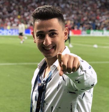 アリ・エソン・ギブ