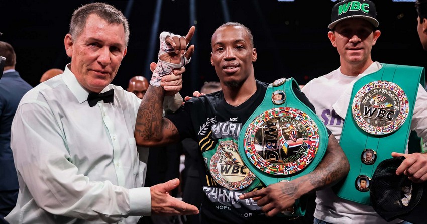 WBC世界チャンピオンのオシャキー・フォスター